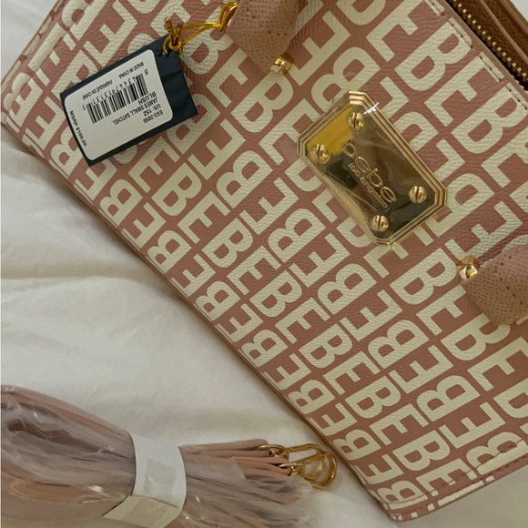 Bebe - Picture 5 of 9